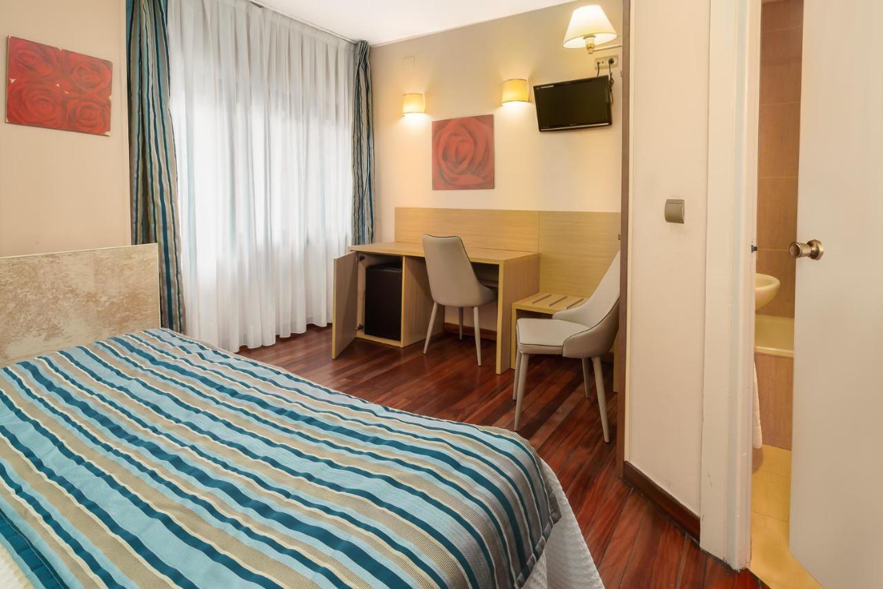 Hotel Regio Torrelavega Bagian luar foto