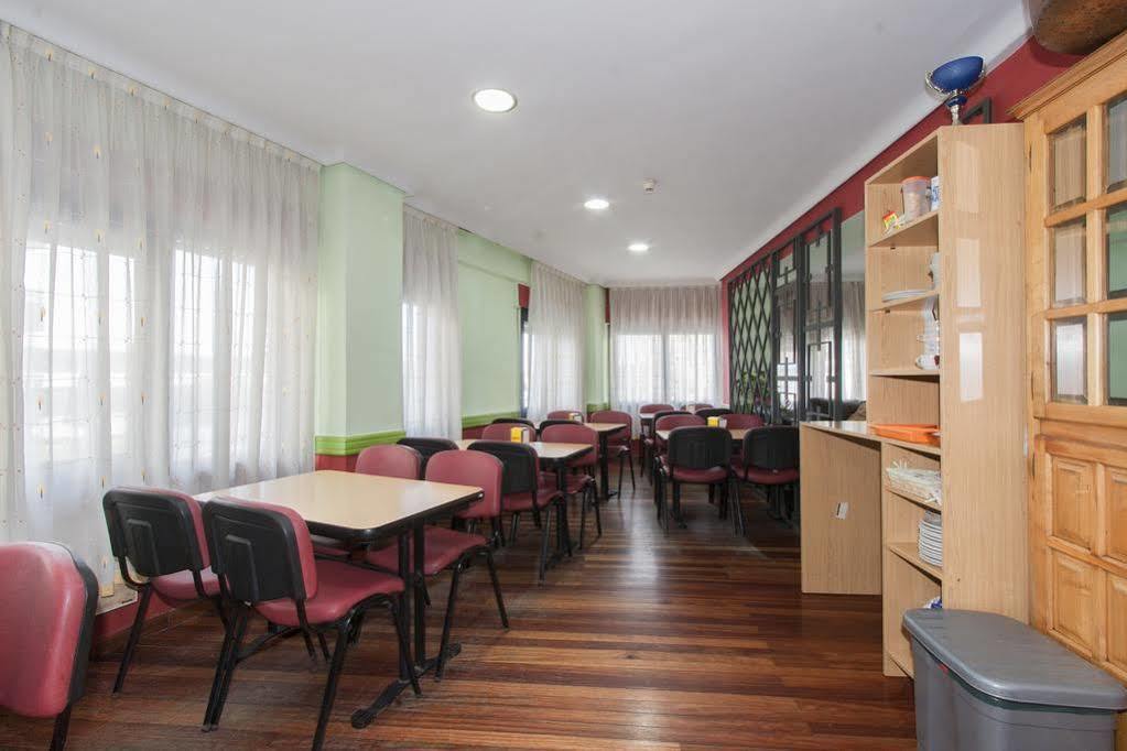 Hotel Regio Torrelavega Bagian luar foto